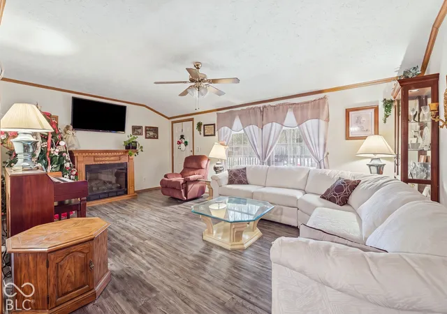 Photo 3 of Manufactured home for sale at 6376 Hall School Rd, Martinsville, IN 46151 | MLS# 22132020 | Listing updated on 2026-10-27