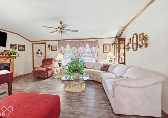 Photo 4 of Manufactured home for sale at 6376 Hall School Rd, Martinsville, IN 46151 | MLS# 22132020 | Listing updated on 2026-10-27