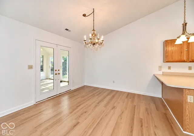 Photo 4 of Single family home for sale at 533 Blue Spring Dr, Indianapolis, IN 46239 | MLS# 22132028 | Listing updated on 2026-10-23