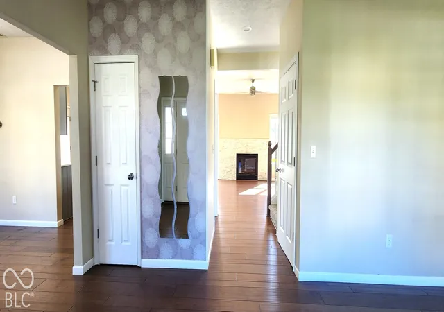 Photo 3 of Single family home for sale at 2037 Pinewood Dr, Columbus, IN 47203 | MLS# 22132029 | Listing updated on 2026-10-26
