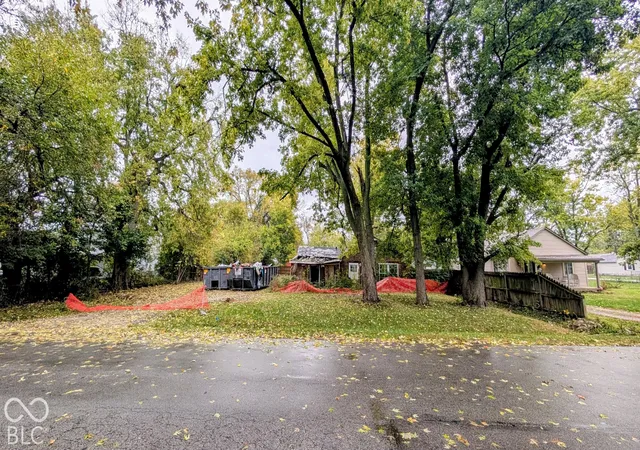 Photo 1 of Sale Pending at 2915 Villa Ave, Indianapolis, IN 46203 | MLS# 22132036 | Listing updated on 2026-10-20