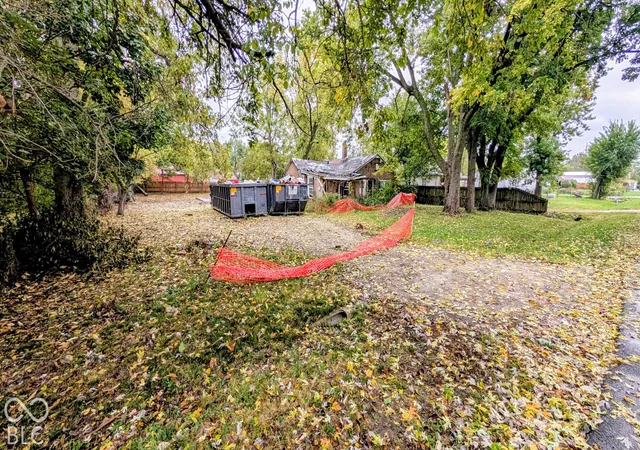 Photo 2 of Sale Pending at 2915 Villa Ave, Indianapolis, IN 46203 | MLS# 22132036 | Listing updated on 2026-10-20