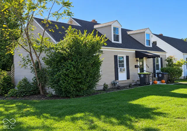 Photo 2 of Single family home for sale at 724 Vance, Fort Wayne, IN 46805 | MLS# 22132056 | Listing updated on 2026-10-23