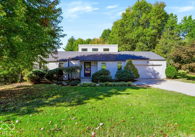 Photo 2 of Sale Pending at 840 Countryside Ln, Columbus, IN 47201 | MLS# 22132057 | Listing updated on 2026-10-23