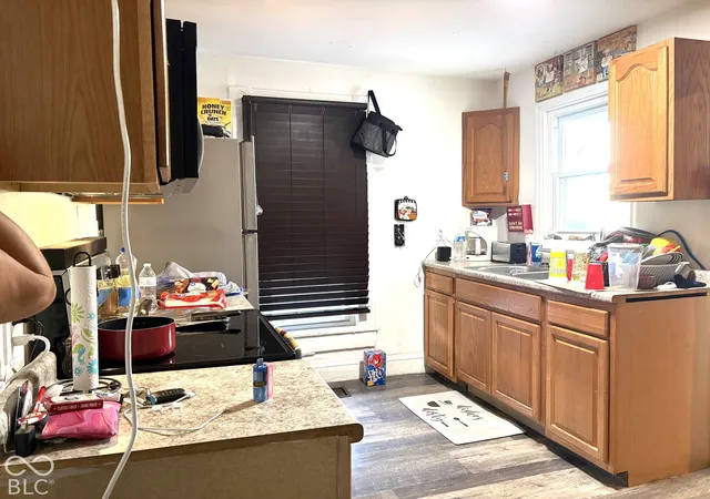 Photo 3 of Single family home for sale at 211 Hamilton St, Crawfordsville, IN 47933 | MLS# 22132066 | Listing updated on 2026-10-23