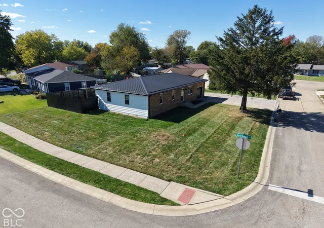 Photo 3 of Single family home for sale at 501 Woodruff Ct, Seymour, IN 47274 | MLS# 22132068 | Listing updated on 2026-10-19