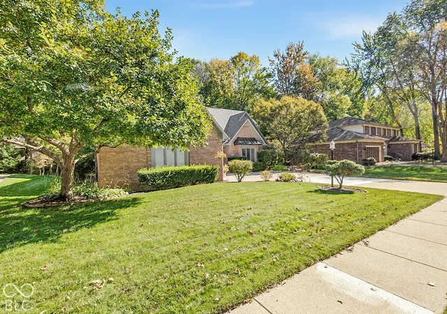 Photo 3 of Single family home for sale at 7564 Ballinshire N, Indianapolis, IN 46254 | MLS# 22132073 | Listing updated on 2026-10-28