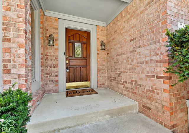 Photo 4 of Single family home for sale at 7564 Ballinshire N, Indianapolis, IN 46254 | MLS# 22132073 | Listing updated on 2026-10-28