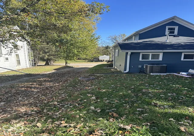 Photo 2 of Single family home for sale at 522 S Jefferson St, Hartford City, IN 47348 | MLS# 22132081 | Listing updated on 2026-10-19
