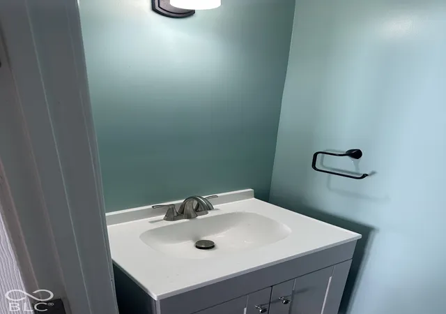 Photo 4 of Single family home for sale at 522 S Jefferson St, Hartford City, IN 47348 | MLS# 22132081 | Listing updated on 2026-10-19