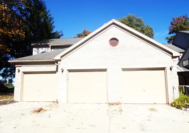 Condo for sale at 7608 Reflections Dr #5, Indianapolis, IN 46214 | MLS# 22132100