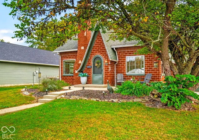 Photo 2 of Single family home for sale at 70 Norris Ave, North Vernon, IN 47265 | MLS# 22132101 | Listing updated on 2026-10-19