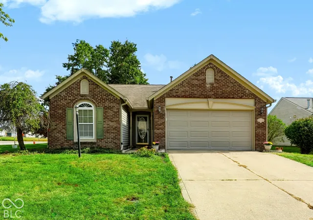 Photo 1 of Single family home for sale at 1495 Hedge Ct, Greenfield, IN 46140 | MLS# 22132105 | Listing updated on 2026-10-27