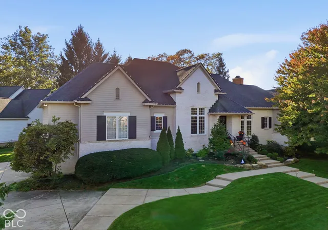 Photo 2 of Sale Pending at 8036 Heyward Dr, Indianapolis, IN 46250 | MLS# 22132112 | Listing updated on 2026-10-27