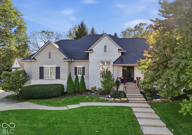 Photo 3 of Sale Pending at 8036 Heyward Dr, Indianapolis, IN 46250 | MLS# 22132112 | Listing updated on 2026-10-27