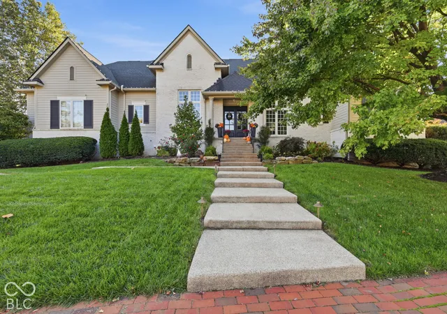 Photo 3 of Sale Pending at 8036 Heyward Dr, Indianapolis, IN 46250 | MLS# 22132112 | Listing updated on 2026-10-27