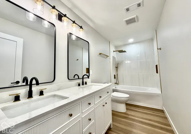 Photo 4 of Single family home for sale at 2221 Pleasant St, Indianapolis, IN 46203 | MLS# 22132113 | Listing updated on 2026-10-20