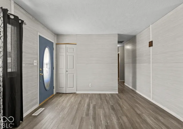 Photo 2 of Single family home for sale at 4742 Norcroft Dr, Indianapolis, IN 46221 | MLS# 22132116 | Listing updated on 2026-10-25