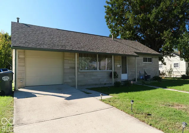 Photo 1 of Single family home for sale at 146 Totten Dr, Greenwood, IN 46143 | MLS# 22132118 | Listing updated on 2026-10-22