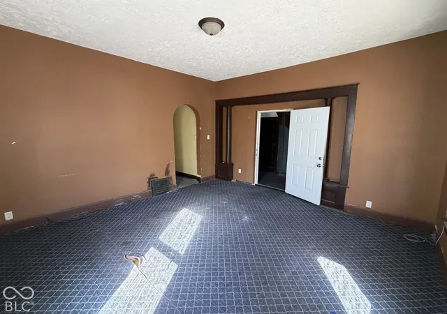 Photo 3 of House for sale at 1005 S 8th Street, Terre Haute, IN 47807 | MLS# 22132124 | Listing updated on 2026-10-25