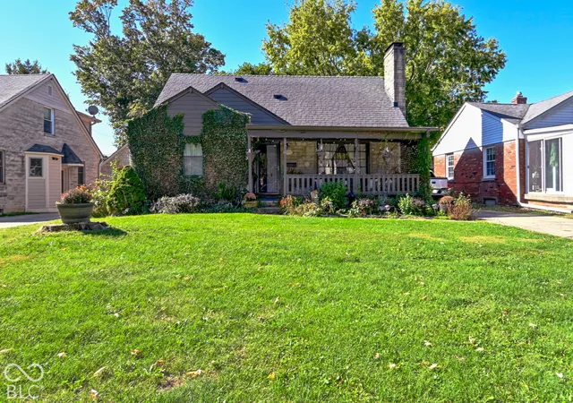 Photo 1 of Single family home for sale at 886 N Whittier Pl, Indianapolis, IN 46219 | MLS# 22132125 | Listing updated on 2026-10-30