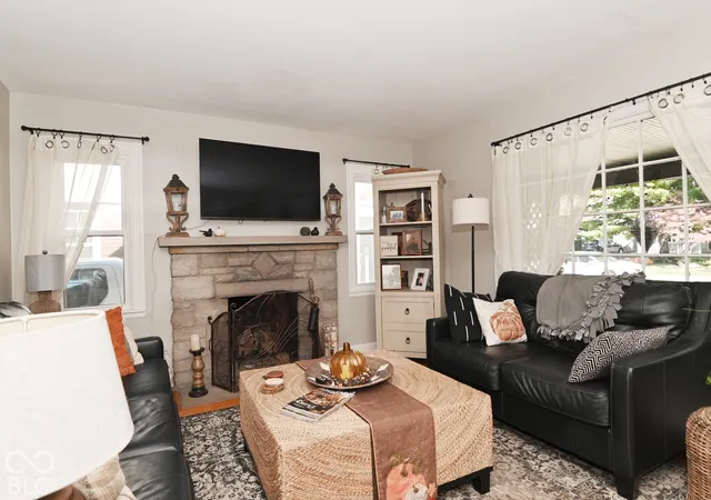 Photo 4 of Single family home for sale at 886 N Whittier Pl, Indianapolis, IN 46219 | MLS# 22132125 | Listing updated on 2026-10-30