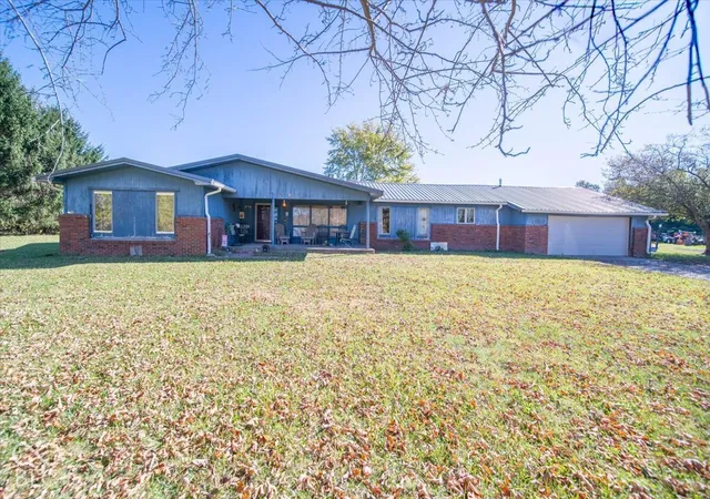 Photo 1 of Single family home for sale at 629 N 800 East Rd, Greenfield, IN 46140 | MLS# 22132127 | Listing updated on 2026-10-23