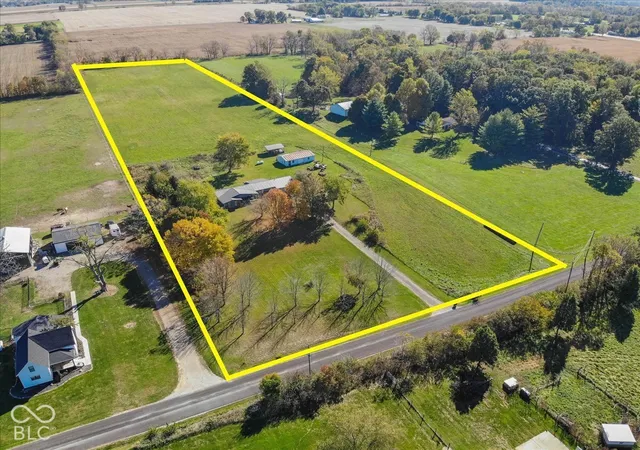 Photo 3 of Single family home for sale at 629 N 800 East Rd, Greenfield, IN 46140 | MLS# 22132127 | Listing updated on 2026-10-23