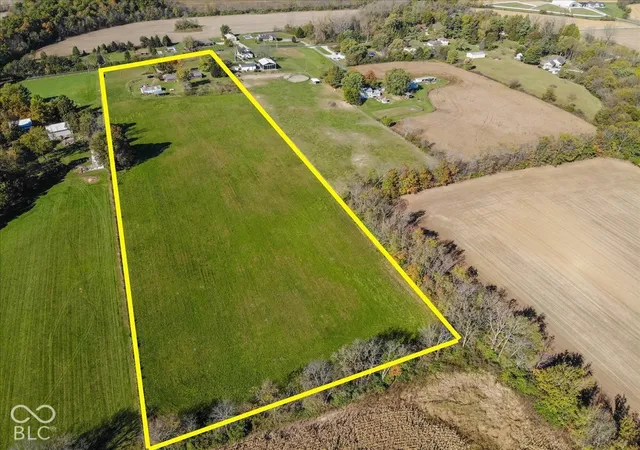Photo 4 of Single family home for sale at 629 N 800 East Rd, Greenfield, IN 46140 | MLS# 22132127 | Listing updated on 2026-10-23