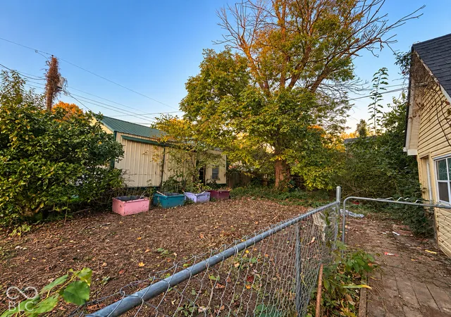 Photo 10 of Single family home for sale at 710 E Harrison St, Martinsville, IN 46151 | MLS# 22132132 | Listing updated on 2026-10-26