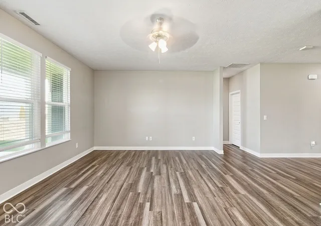 Photo 3 of Single family home for sale at 5170 Covington Ave, Mc Cordsville, IN 46055 | MLS# 22132135 | Listing updated on 2026-10-23