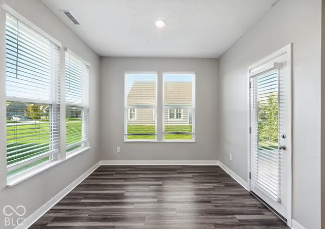 Photo 4 of Single family home for sale at 5170 Covington Ave, Mc Cordsville, IN 46055 | MLS# 22132135 | Listing updated on 2026-10-23