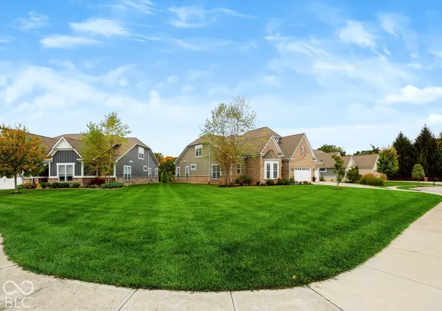 Photo 3 of Sale Pending at 10510 Fox Hunt Rd, Fishers, IN 46040 | MLS# 22132140 | Listing updated on 2026-10-26