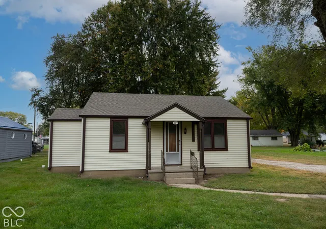 Photo 1 of Sale Pending at 704 Morgan St, Crawfordsville, IN 47933 | MLS# 22132142 | Listing updated on 2026-10-22