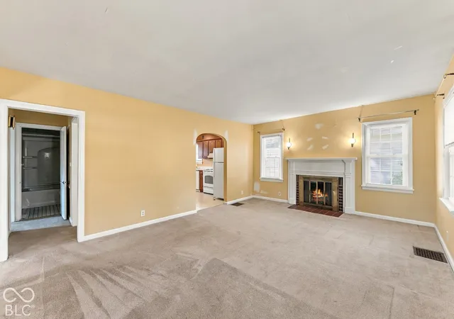 Photo 3 of Single family home for sale at 731 25th Street, Columbus, IN 47201 | MLS# 22132144 | Listing updated on 2026-10-29
