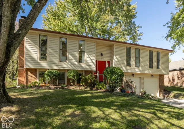 Photo 2 of Sale Pending at 11411 Timberlake Ln, Fishers, IN 46038 | MLS# 22132150 | Listing updated on 2026-10-23