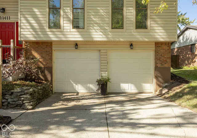 Photo 3 of Sale Pending at 11411 Timberlake Ln, Fishers, IN 46038 | MLS# 22132150 | Listing updated on 2026-10-23