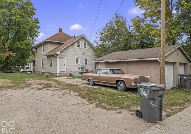 Photo 3 of House for sale at 817-819 N Dearborn, Indianapolis, IN 46201 | MLS# 22132151 | Listing updated on 2026-10-22