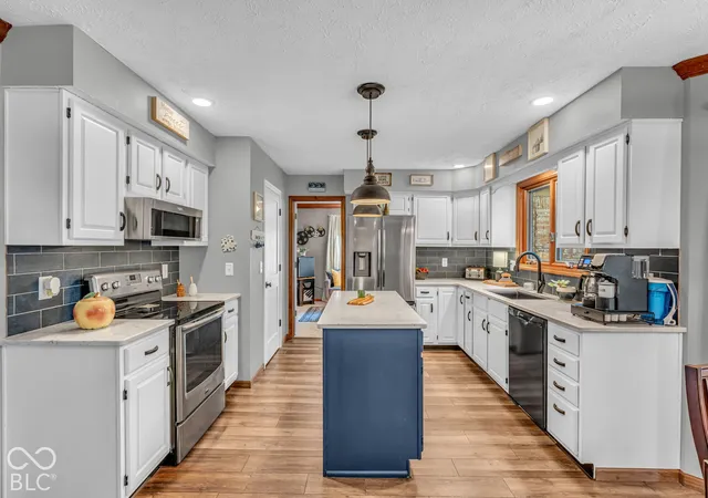 Photo 4 of Single family home for sale at 7922 Santolina Dr, Indianapolis, IN 46237 | MLS# 22132153 | Listing updated on 2026-10-29