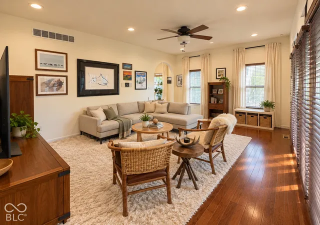 Photo 3 of Condo for sale at 6139 Winthrop Ave, Indianapolis, IN 46220 | MLS# 22132163 | Listing updated on 2026-10-27