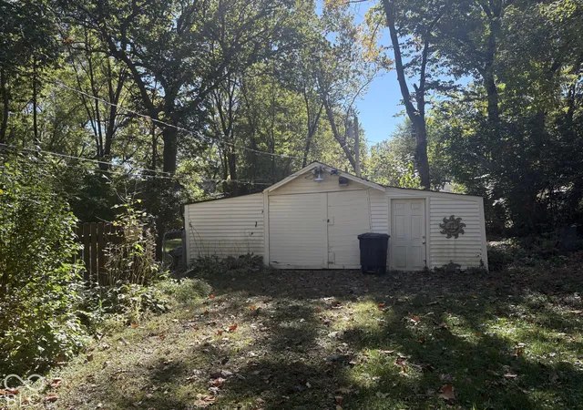 Photo 3 of Sale Pending at 1719 E 67th Street, Indianapolis, IN 46220 | MLS# 22132164 | Listing updated on 2026-10-22