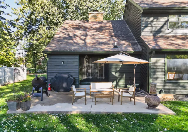 Photo 3 of Single family home for sale at 1053 Goldfinch Rd, Columbus, IN 47203 | MLS# 22132165 | Listing updated on 2026-10-28