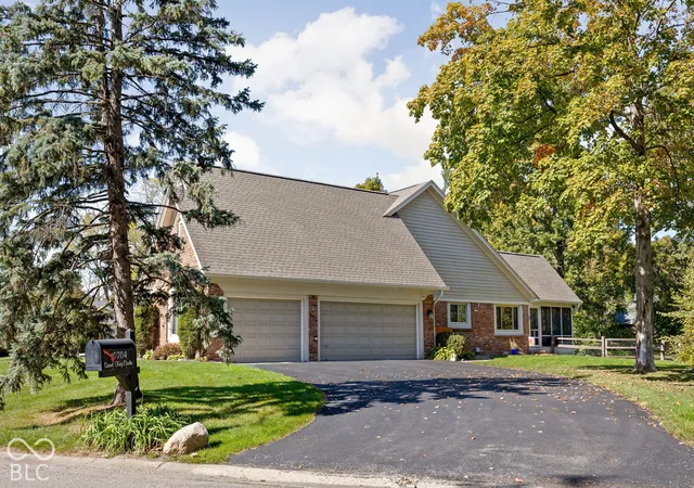 Photo 4 of Single family home for sale at 10704 Sand Key Cir, Indianapolis, IN 46256 | MLS# 22132168 | Listing updated on 2026-10-24