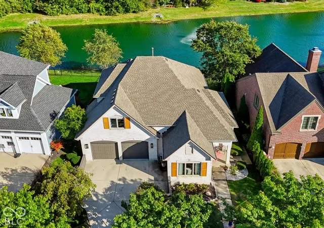 Photo 1 of Single family home for sale at 6729 W Stonegate Dr, Zionsville, IN 46077 | MLS# 22132196 | Listing updated on 2026-10-29