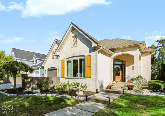 Photo 2 of Single family home for sale at 6729 W Stonegate Dr, Zionsville, IN 46077 | MLS# 22132196 | Listing updated on 2026-10-29