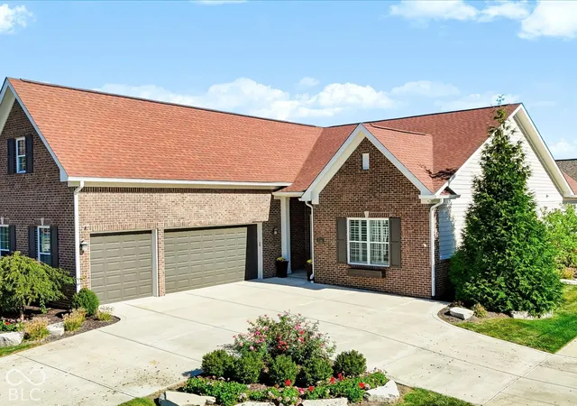 Photo 2 of Single family home for sale at 15161 Kampen Cir, Carmel, IN 46033 | MLS# 22132198 | Listing updated on 2026-10-27