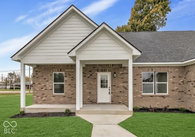 Photo 1 of Single family home for sale at 1606 Sutton St, Alexandria, IN 46001 | MLS# 22132199 | Listing updated on 2026-10-19