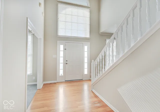 Photo 4 of Single family home for sale at 400 Lois Way, Carmel, IN 46032 | MLS# 22132208 | Listing updated on 2026-10-22