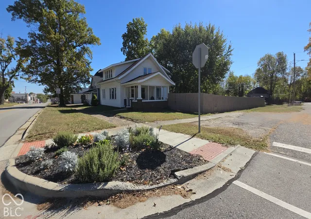 Photo 1 of Single family home for sale at 214 West 2nd, Veedersburg, IN 47987 | MLS# 22132226 | Listing updated on 2026-10-20