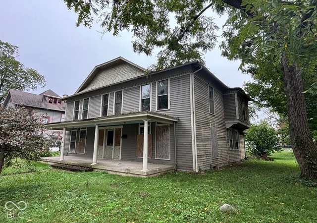 Photo 2 of House for sale at 409 W 10th Street, Anderson, IN 46016 | MLS# 22132242 | Listing updated on 2026-10-19